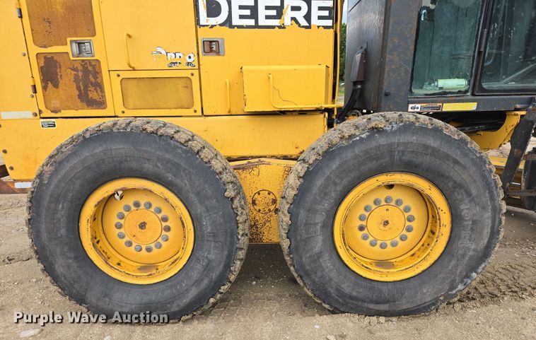 image for item EB0976 2008 John Deere 772D motor grader