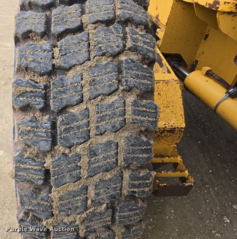 image for item EB0976 2008 John Deere 772D motor grader