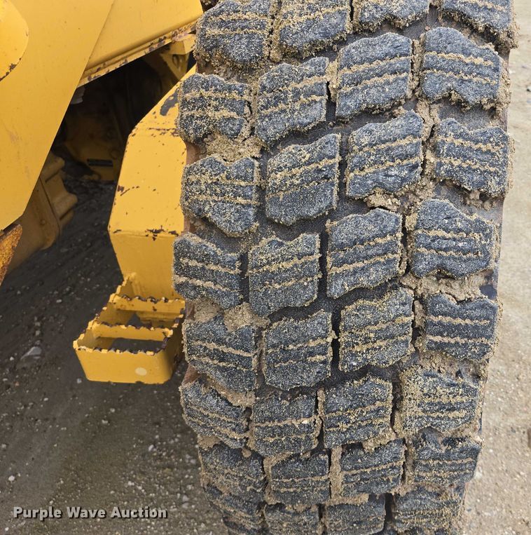 image for item EB0976 2008 John Deere 772D motor grader