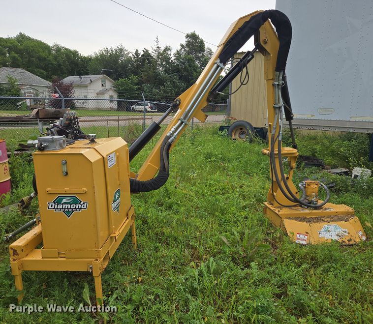 image for item EB0977 Diamond Mowers side boom saw