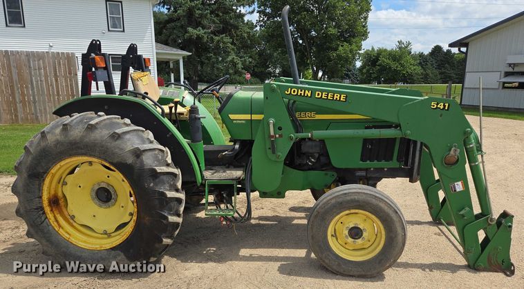 image for item EB0978 2002 John Deere 5420 tractor
