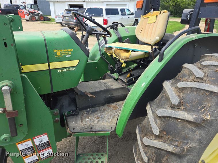 image for item EB0978 2002 John Deere 5420 tractor