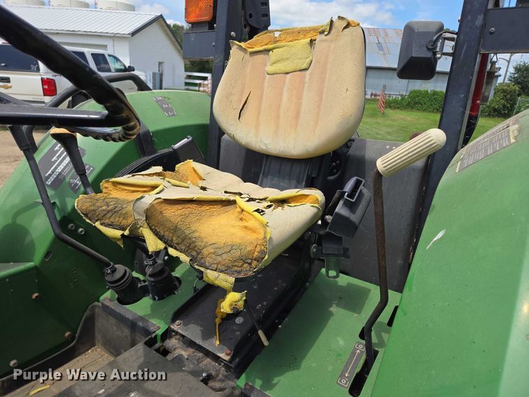 image for item EB0978 2002 John Deere 5420 tractor