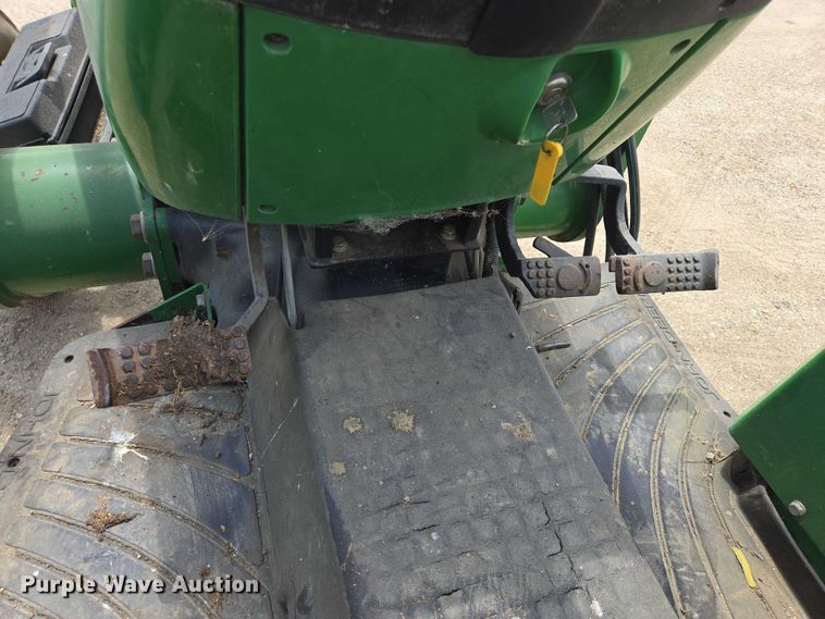 image for item EB0978 2002 John Deere 5420 tractor