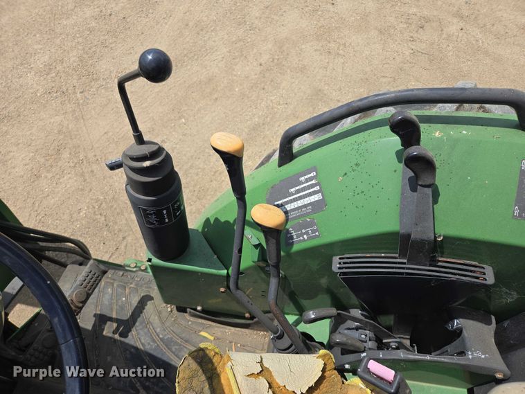 image for item EB0978 2002 John Deere 5420 tractor