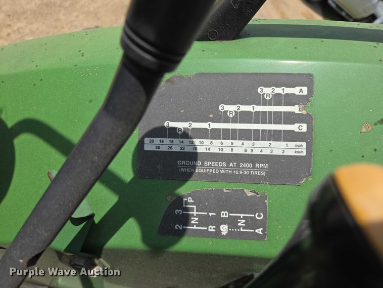 image for item EB0978 2002 John Deere 5420 tractor