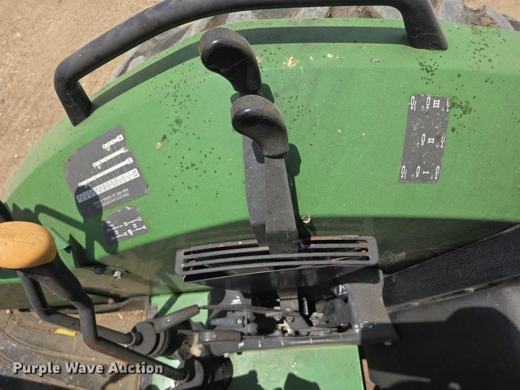 image for item EB0978 2002 John Deere 5420 tractor