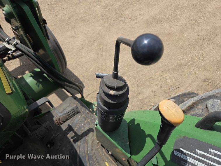 image for item EB0978 2002 John Deere 5420 tractor