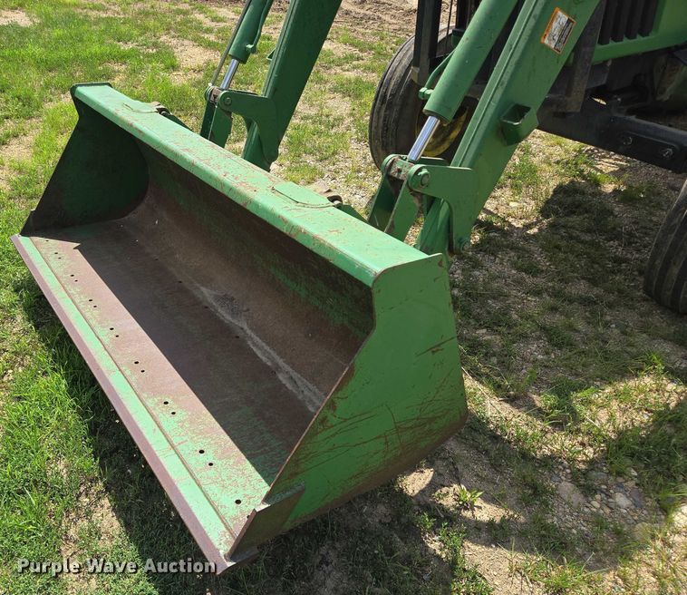 image for item EB0978 2002 John Deere 5420 tractor