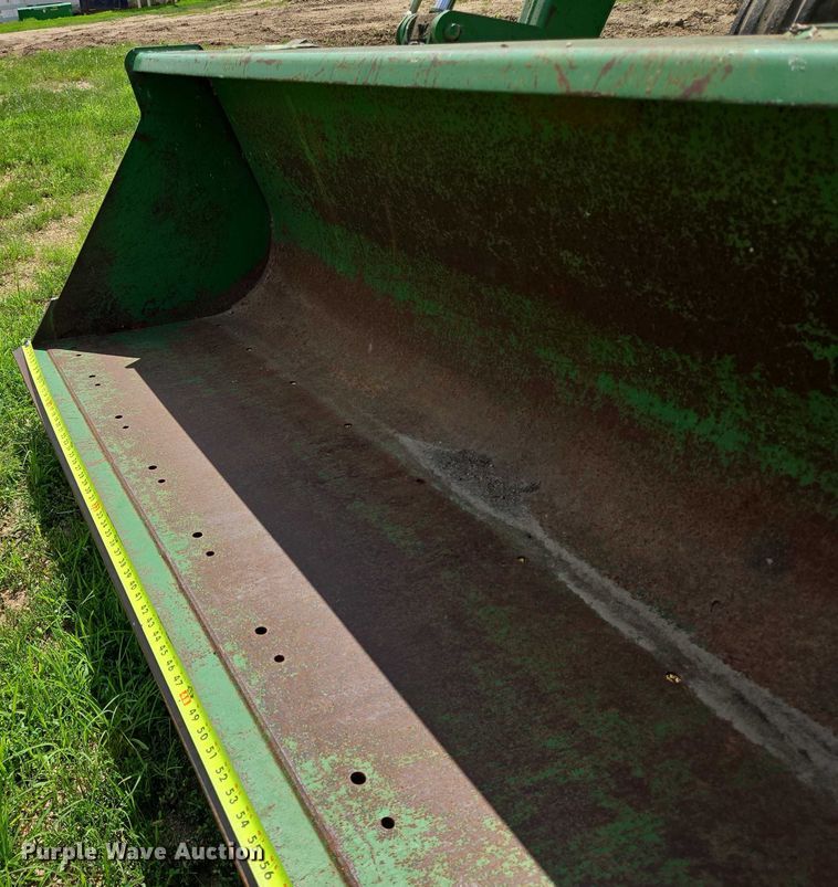 image for item EB0978 2002 John Deere 5420 tractor