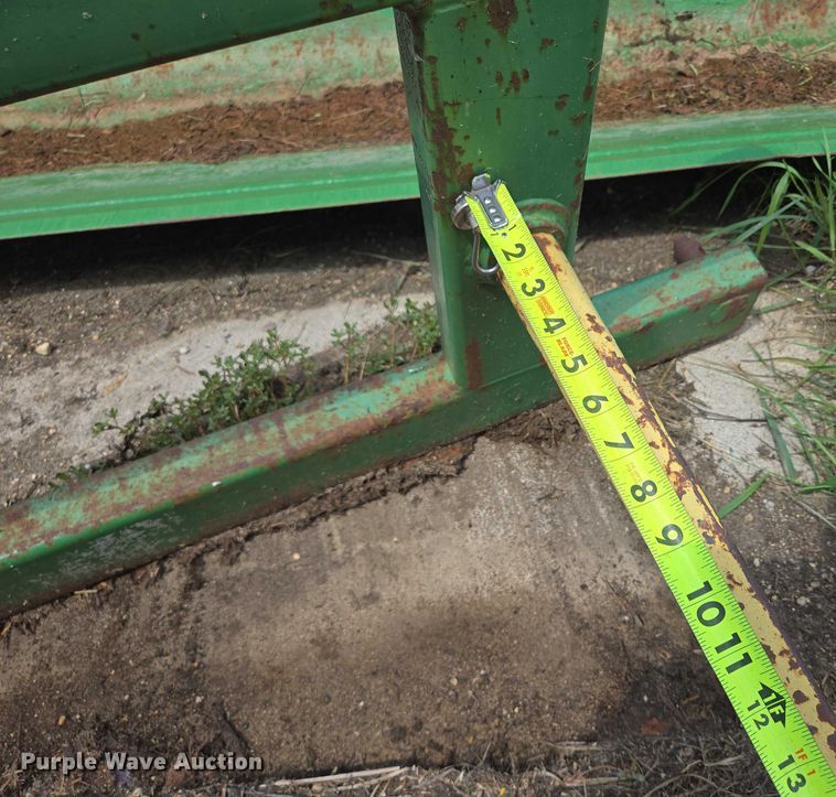 image for item EB0978 2002 John Deere 5420 tractor