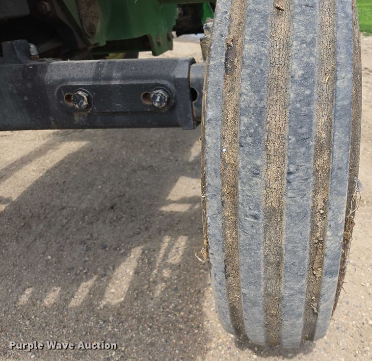 image for item EB0978 2002 John Deere 5420 tractor