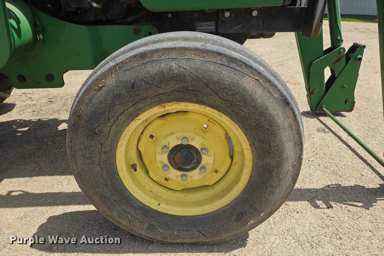 image for item EB0978 2002 John Deere 5420 tractor