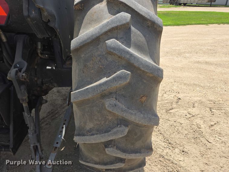 image for item EB0978 2002 John Deere 5420 tractor