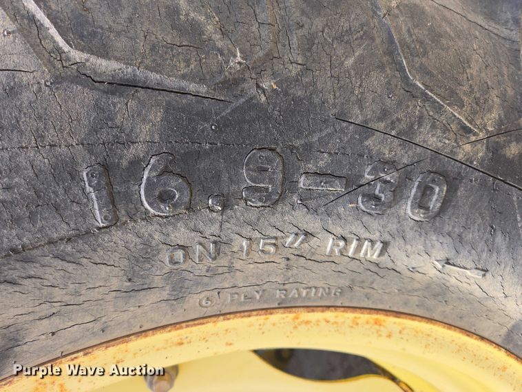 image for item EB0978 2002 John Deere 5420 tractor