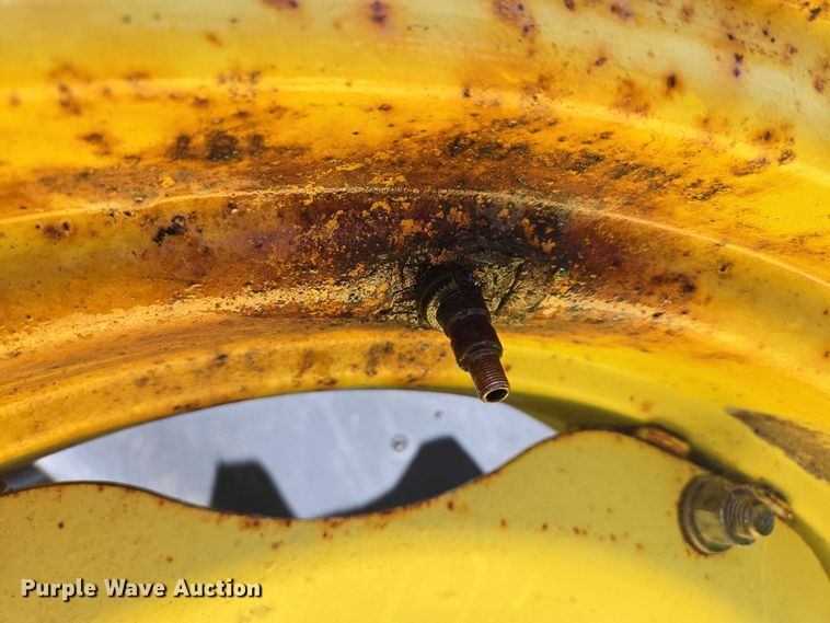 image for item EB0978 2002 John Deere 5420 tractor