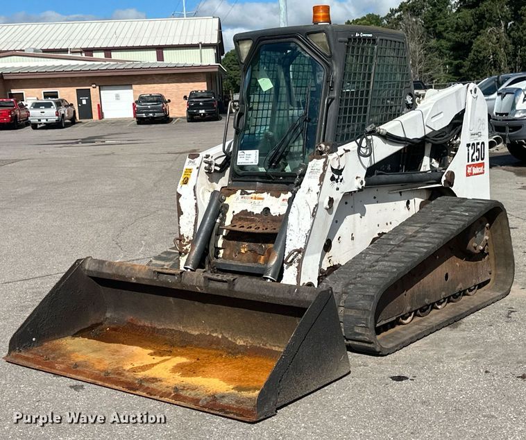 MINI CARGADOR SOBRE ORUGAS 2009 BOBCAT T250