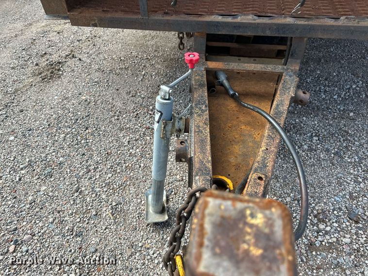 image for item EB2770 1976 equipment trailer