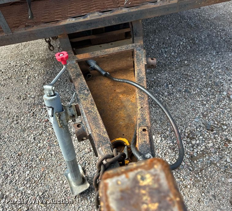 image for item EB2770 1976 equipment trailer