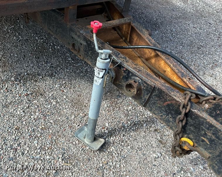 image for item EB2770 1976 equipment trailer