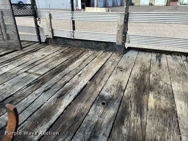 image for item EB2770 1976 equipment trailer