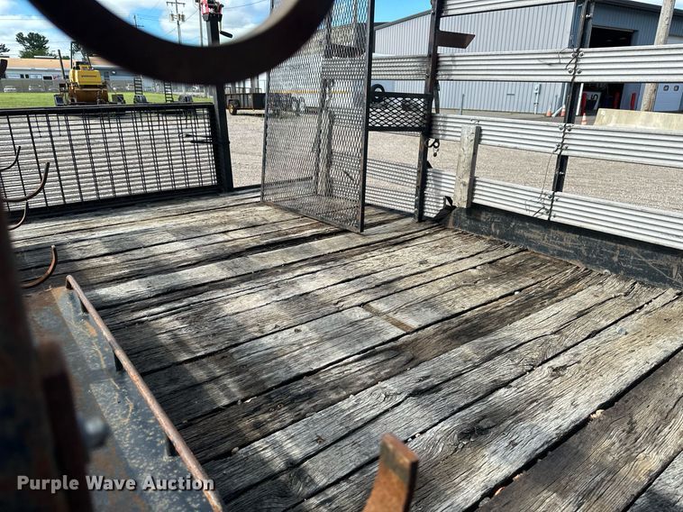 image for item EB2770 1976 equipment trailer