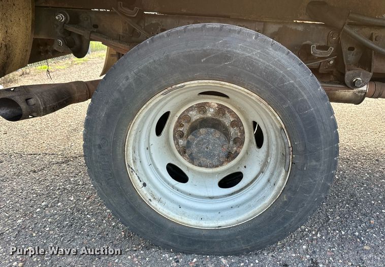 image for item EB2771 2009 Ford F450 Super Duty XL Crew Cab dump truck