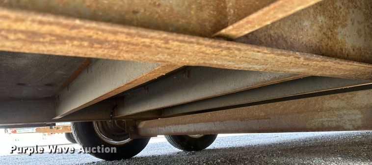 image for item EB2772 2002 Forest River enclosed cargo trailer