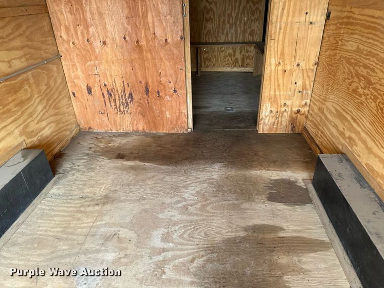 image for item EB2772 2002 Forest River enclosed cargo trailer