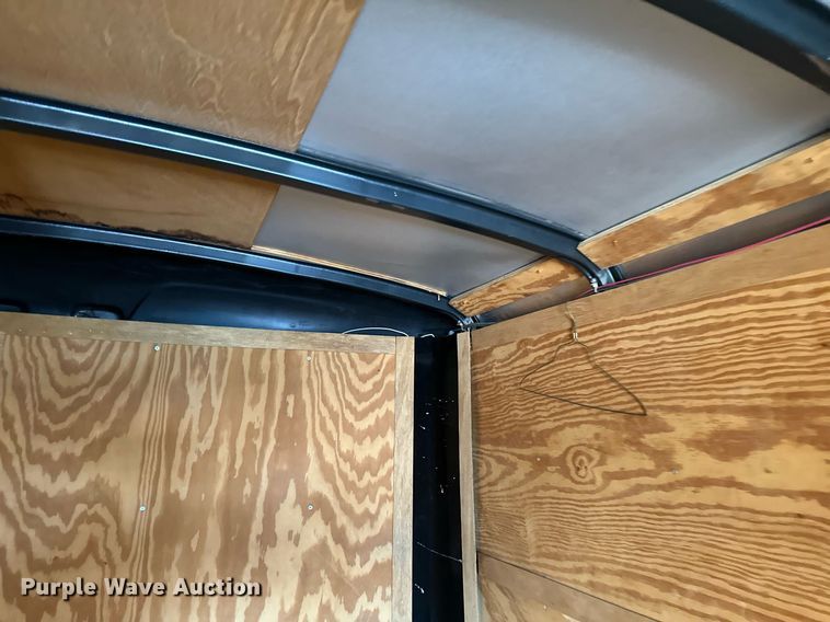 image for item EB2772 2002 Forest River enclosed cargo trailer