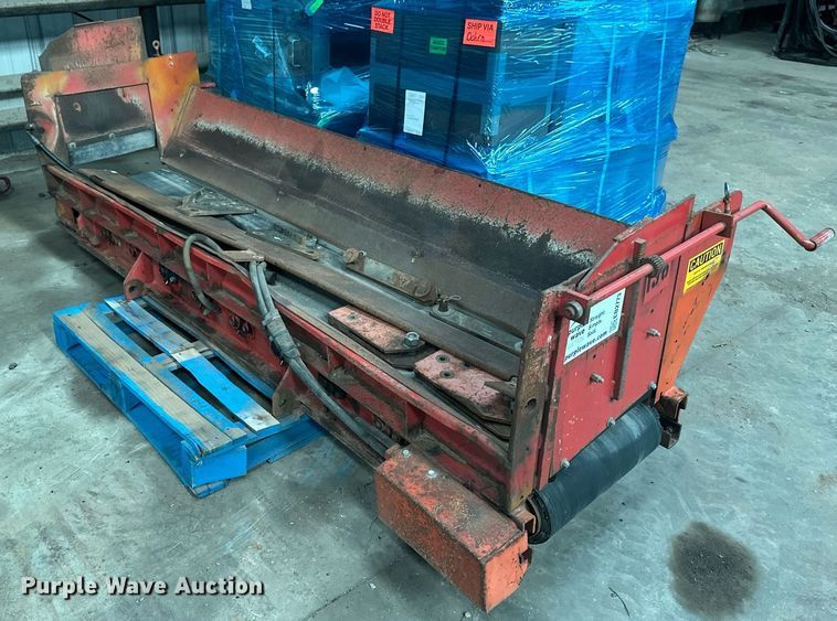 image for item EB2773 HTC 1800C  shouldering machine