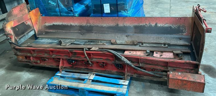 image for item EB2773 HTC 1800C  shouldering machine