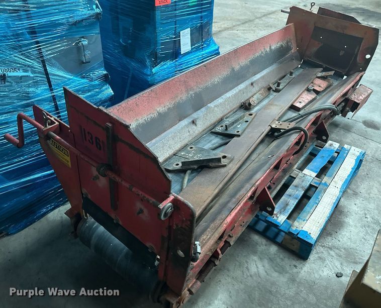 image for item EB2773 HTC 1800C  shouldering machine