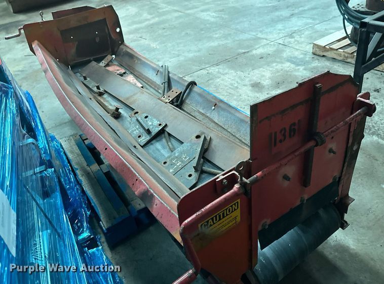 image for item EB2773 HTC 1800C  shouldering machine