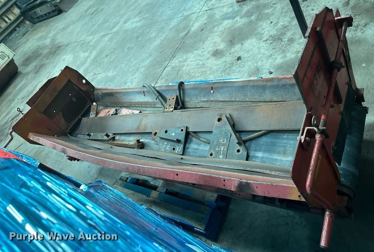 image for item EB2773 HTC 1800C  shouldering machine