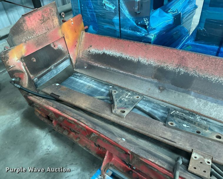 image for item EB2773 HTC 1800C  shouldering machine