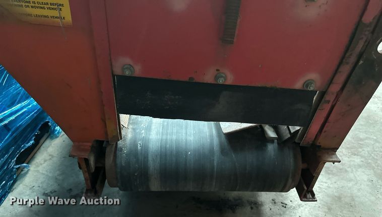 image for item EB2773 HTC 1800C  shouldering machine