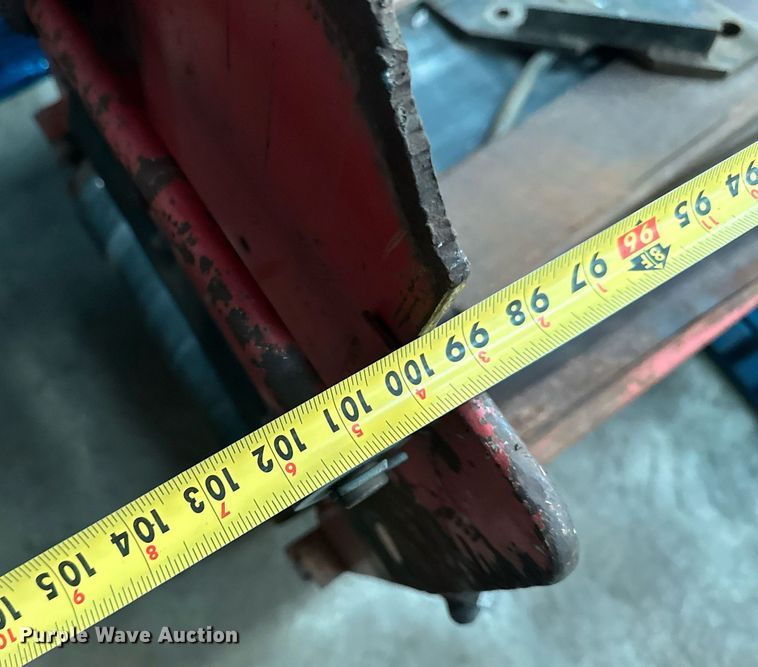 image for item EB2773 HTC 1800C  shouldering machine