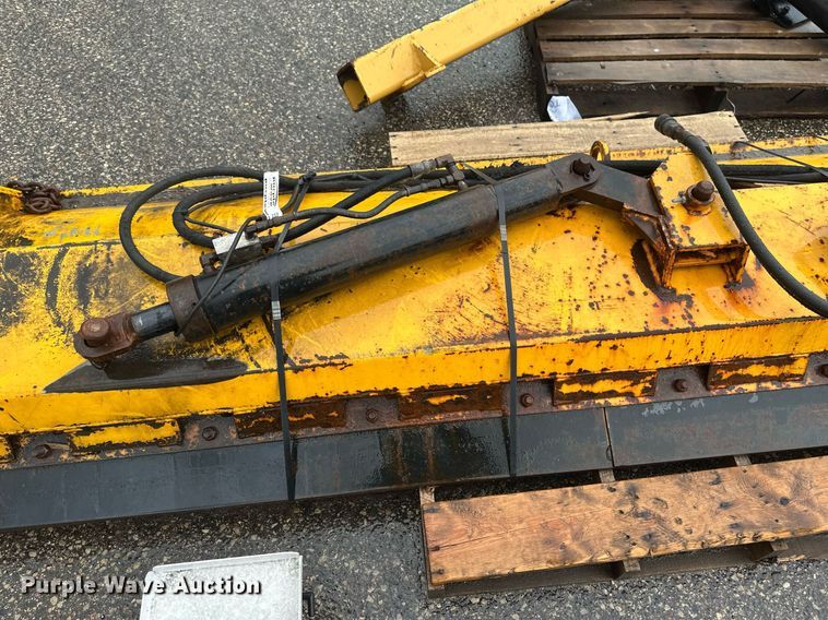 image for item EB2781 (2) wing plows