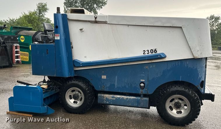 image for item EB2783 Zamboni ice resurfacer