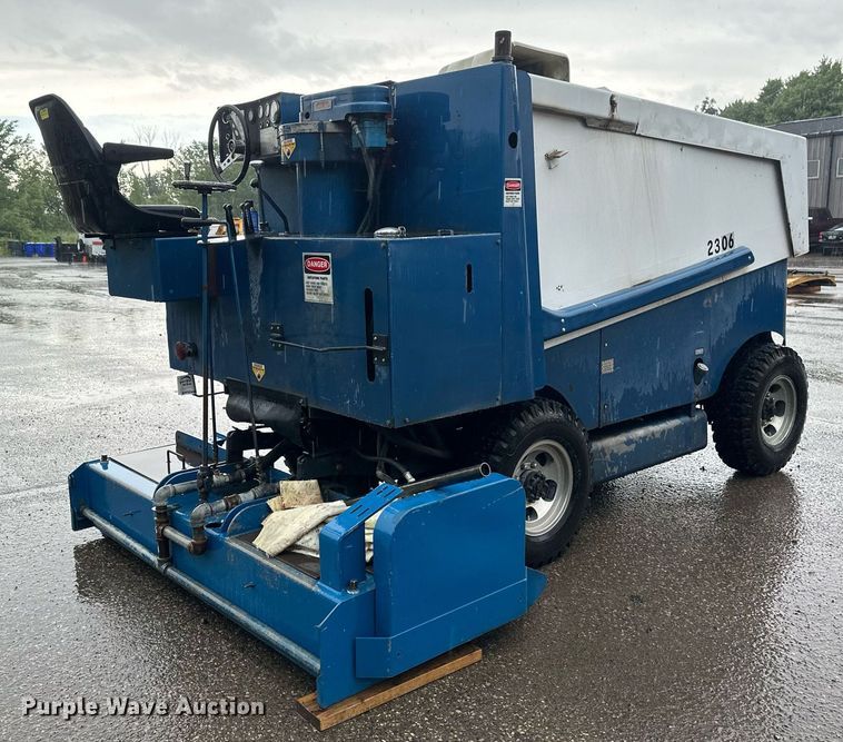 image for item EB2783 Zamboni ice resurfacer