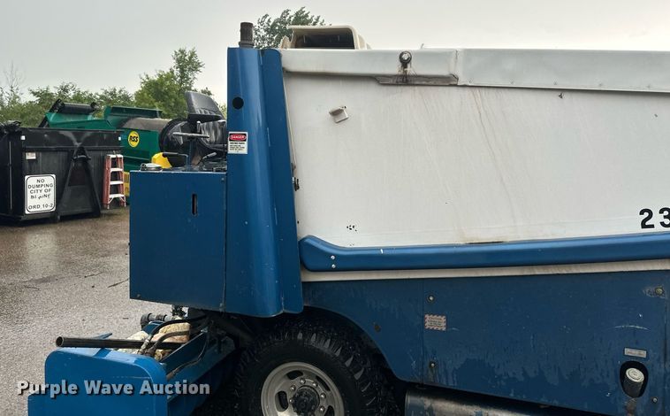 image for item EB2783 Zamboni ice resurfacer