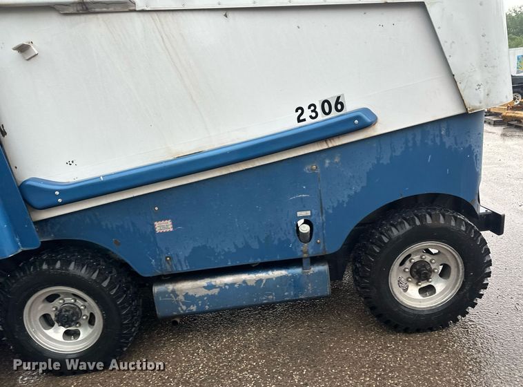 image for item EB2783 Zamboni ice resurfacer