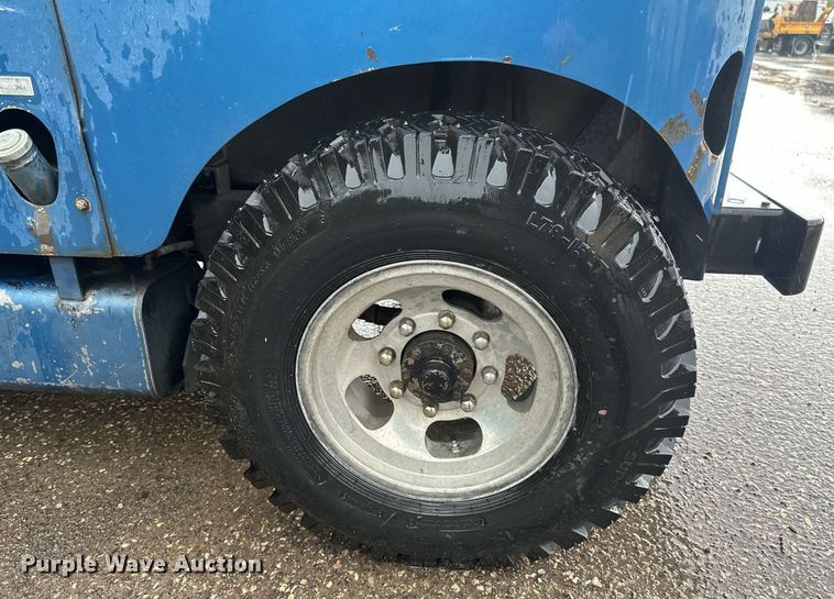 image for item EB2783 Zamboni ice resurfacer