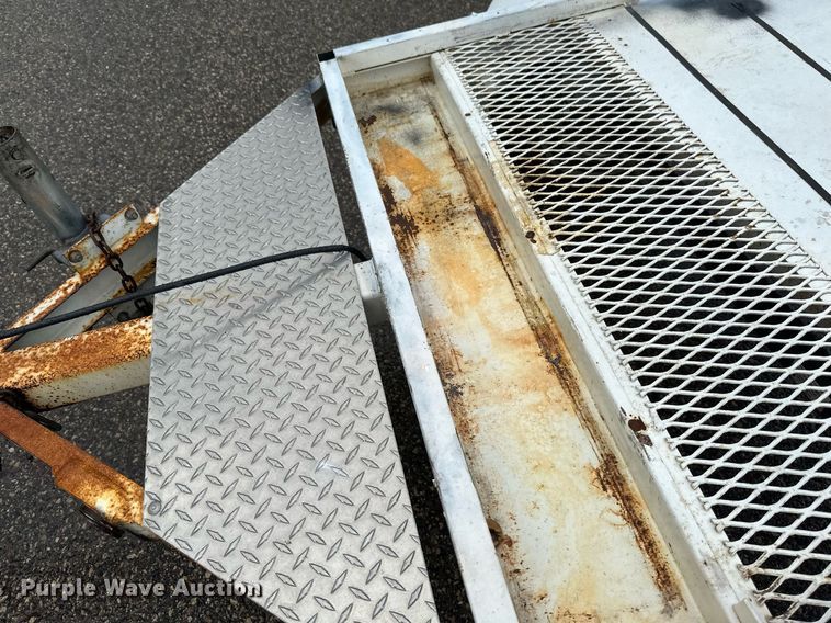 image for item EB2784 1997 Kustom signals utility trailer