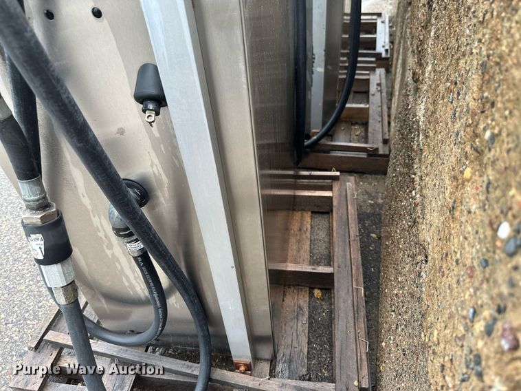 image for item EB2788 (3) fuel pumps