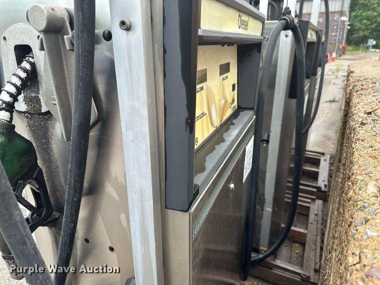 image for item EB2788 (3) fuel pumps