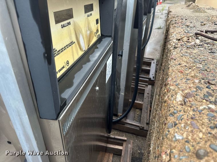 image for item EB2788 (3) fuel pumps