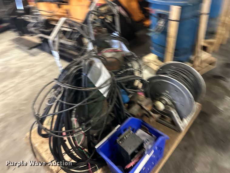 image for item EB2789 (7) pumps