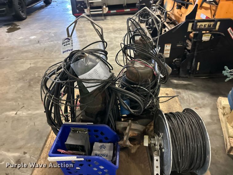 image for item EB2789 (7) pumps